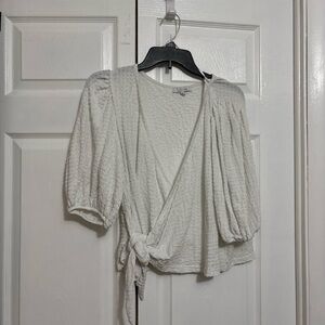 Francesca's Collections White Wrap Tie Front Blouse